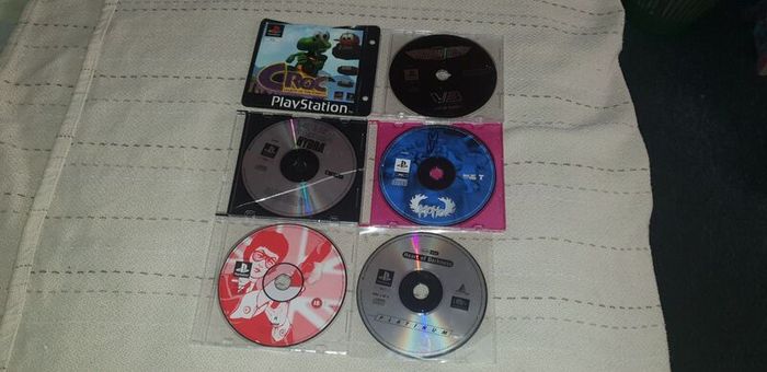A Selection of Loose Playstation Games For Sale Here