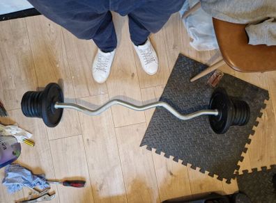 EZ Curl Barbell and Weights