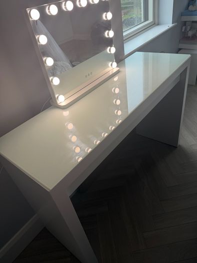 IKEA malm vanity / dressing table with mirror