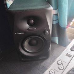 Pioneer speakers