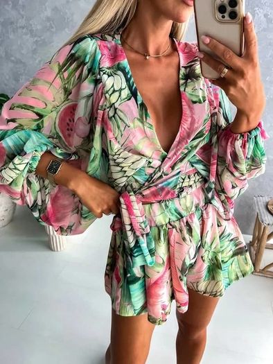 Set of chiffon tied top and shorts tropical pattern
