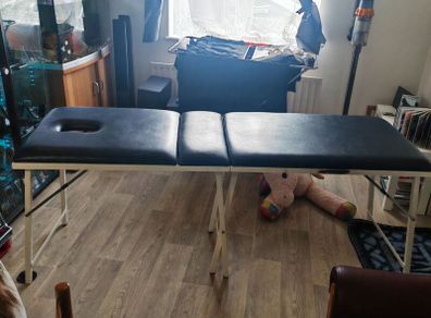 massage table