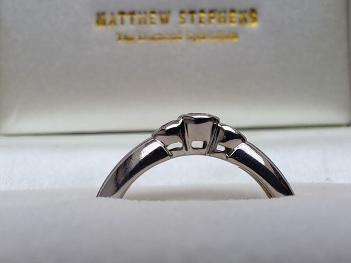 18ct white gold diamond ring 3 stones