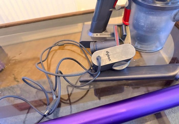 dyson v6 trigger