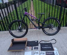 2023 canyon spectral cf7 27.5-size medium-custom paint job