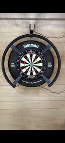 Winmau Blade X dartboard + Winmau Surround