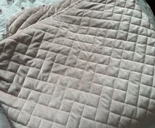 2 pink throws