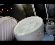 Jacuzzi /Hot tub