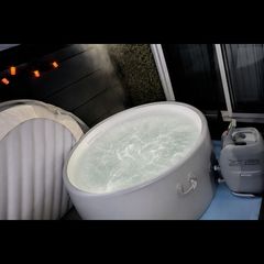 Jacuzzi /Hot tub