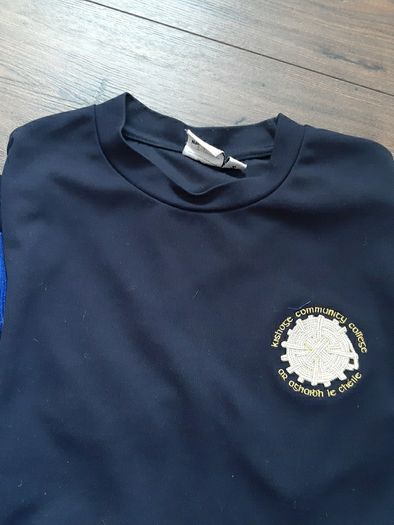 Uniform jumper Kishogue size S (13 years),PE Tshirt size S