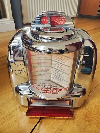 Vintage Spirit of St Louis Collector's Edition Diner Jukebox Radio & Cassette Player