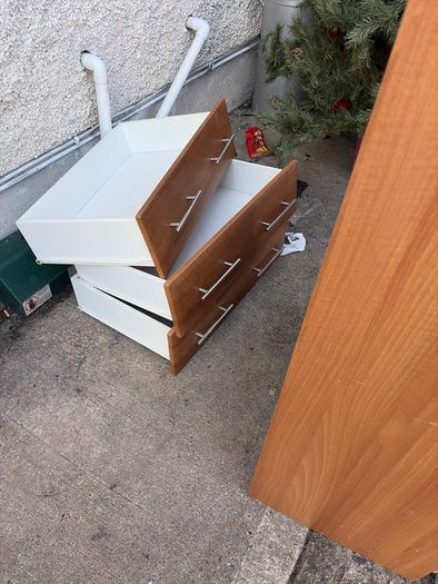 chest of drawer