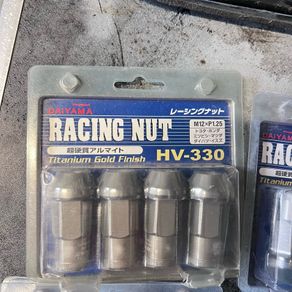 Racing wheel nuts