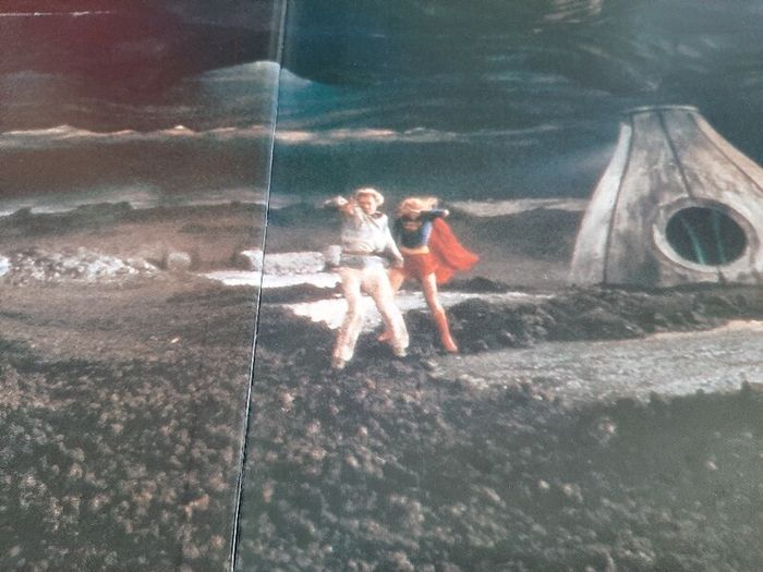 vintage Supergirl annual 1984