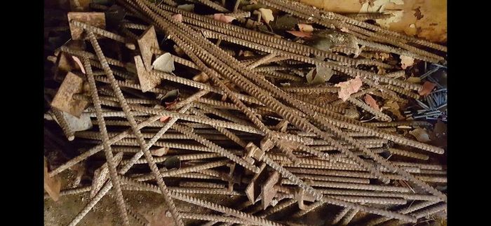 Shuttering bars
