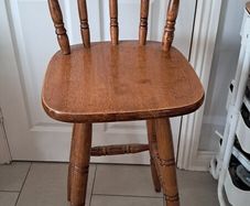Bar stool
