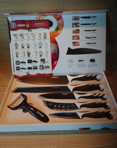 Kitchen accessories / knife set