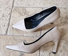 Nude shoes