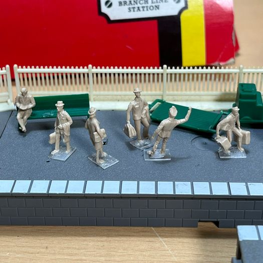 Hornby Branch Line Station OO Gauge Scale R.591 Boxed + Bridge + Extras