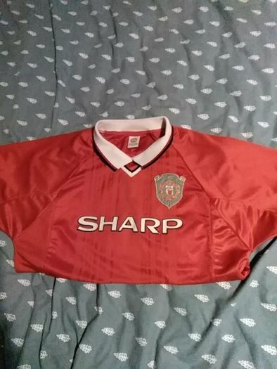 Retro Manchester United jersey