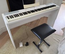 A full 88-key digital piano (gear4music brand)