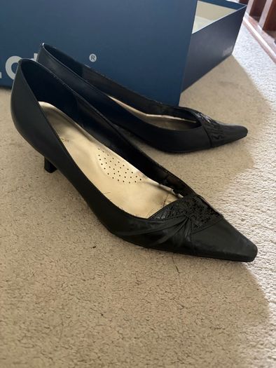 Lotus mid heel shoe