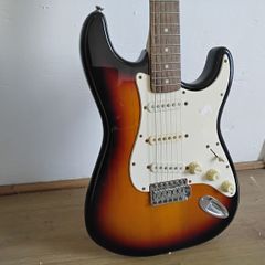 2004 Fender Squire Affinity Stratocaster