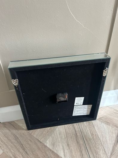 Crushed diamond wall clock