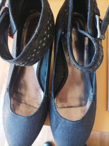 Women's shoes rarely worn size 7.5