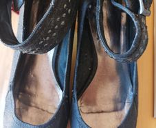 Women's shoes rarely worn size 7.5