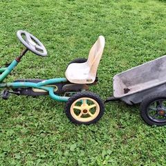 Berg John deere and trailer