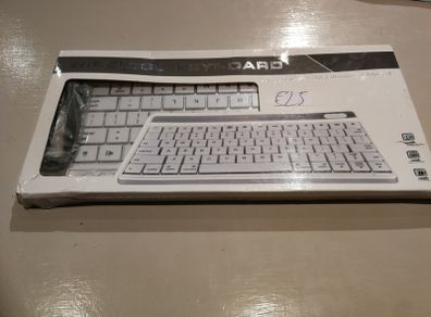 Wireless Bluetooth 3.0 Keyboard