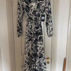 Dress midi navy cream and gold thread detail BNWT