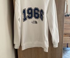 Ladies jumper size medium