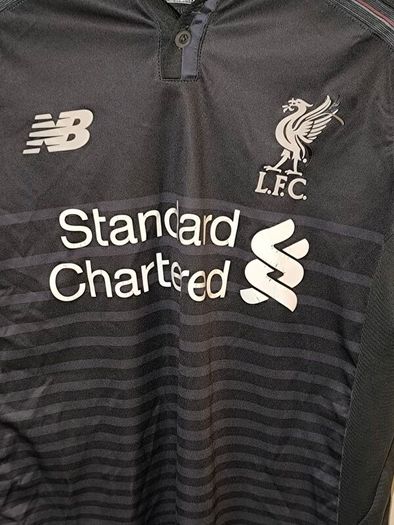 kids Liverpool jersey boys size large