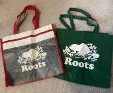 Canada roots shopping bags