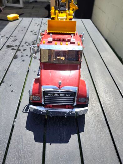 Bruder MACK Truck