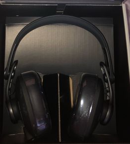 AKG K371 BT Bluetooth Professional Headphones with cable audio brand new