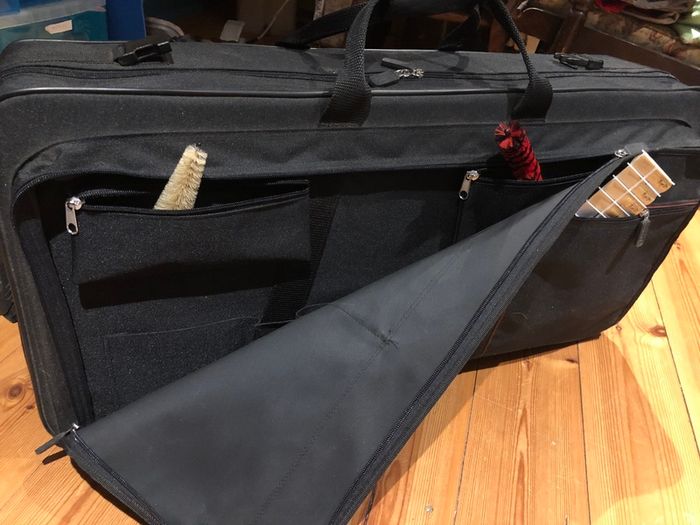 Alto/soprano double saxophone case.