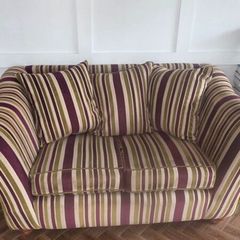 Two seater  stripe couch  very heavy sturdy.  Needs a little bit of cleaning nothing major.  Great quality  200e for the stripe and flowery couch is free its a 3 seater