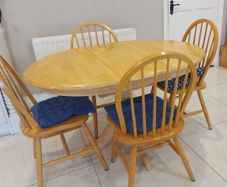 Kitchen/dining table & 4 chairs - reduced