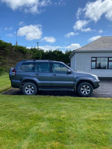 Toyota Land Cruiser 2007 5 seats 333 tax