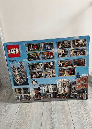 10255 Lego Assembly Square