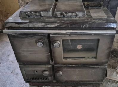 Stanley solid fuel stove