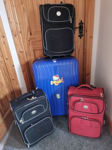 suitcase large and 3 carry on