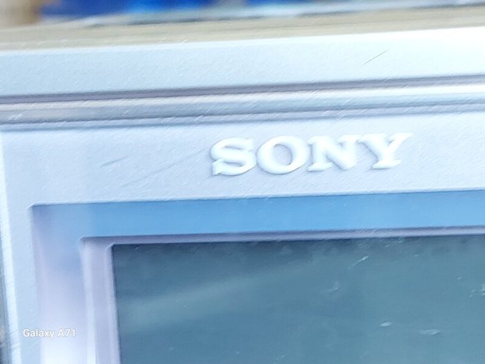 Sony CMT-M100MD Micro Hi-Fi Component System with Speakers, in excellent condition, Radio, CD and Tape working fine,