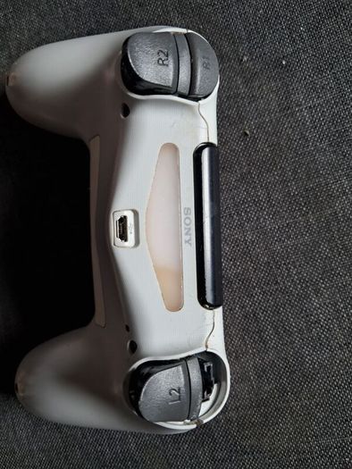playstaion remote..broken button