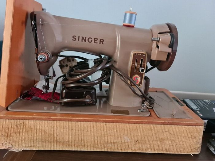 SINGER Sewing machine