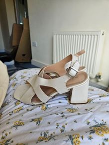 Sandals/ Heels
