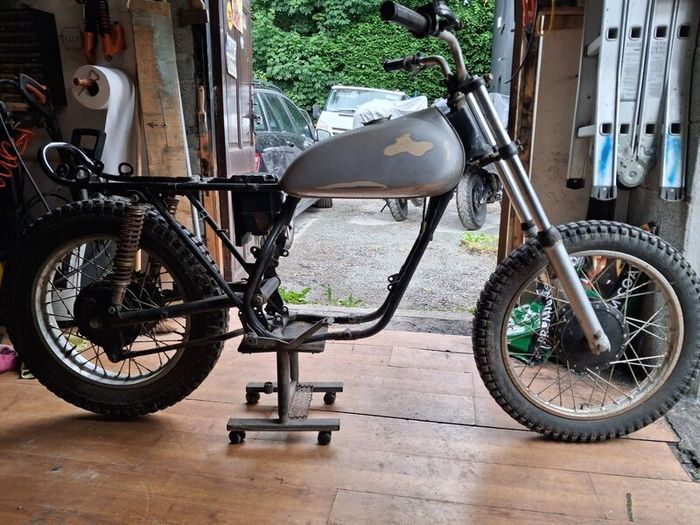 YAMAHA 1973 RT1 250 frame and spares